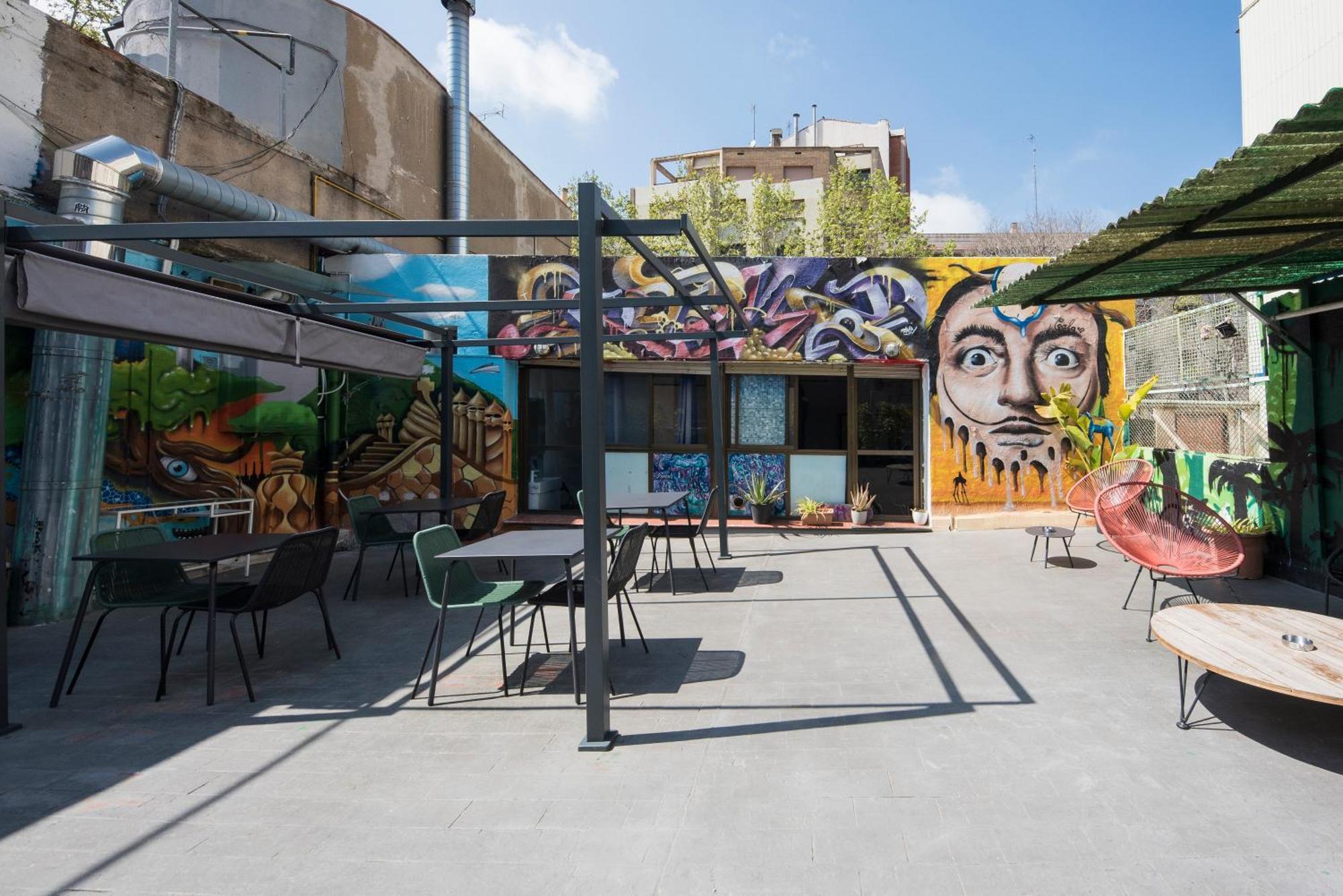 No Limit Hostel Graffiti Barcelona Exteriör bild